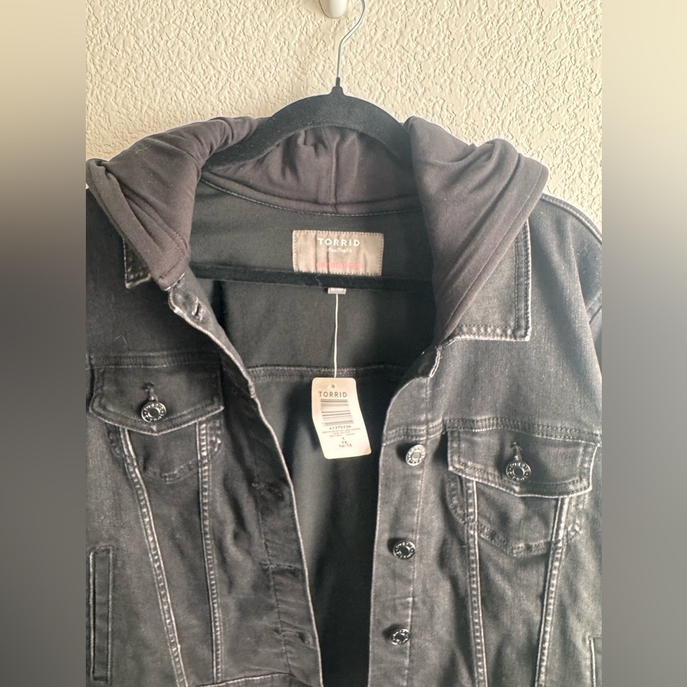 TORRID Denim Hooded Knit Sleeve Trucker NWT - Size 1X | 14-16 - Picture 8 of 9